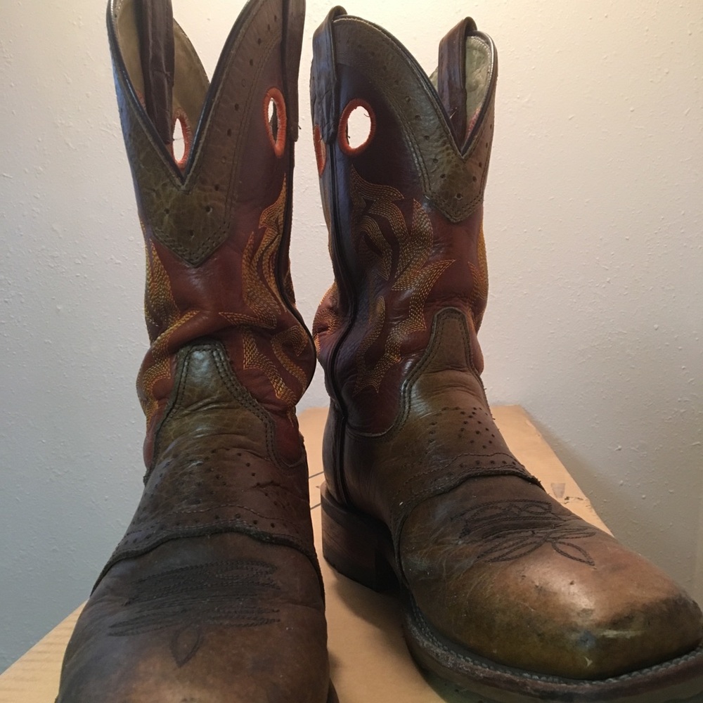 Double H square steel toe western boots.